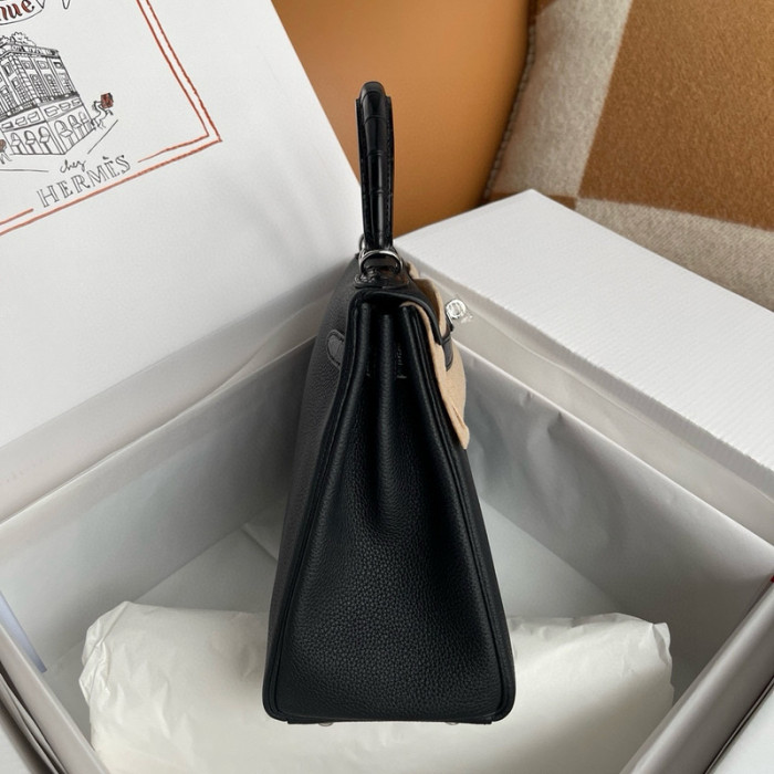 Her*mes bag B0113-197