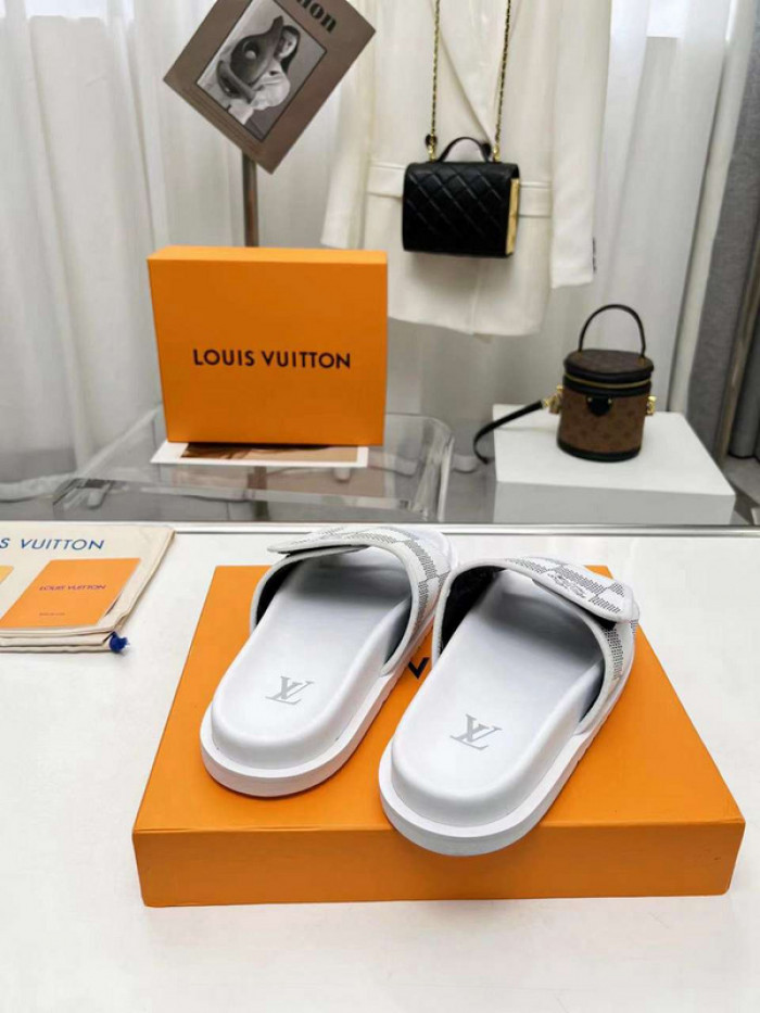1*V SLIPPERS 11V0107-021