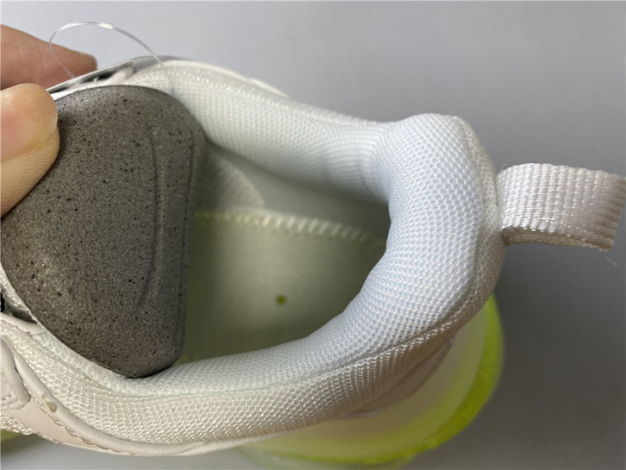 blcg sneaker triple.s.gomma fluorescent white 544351 w09o1 0828