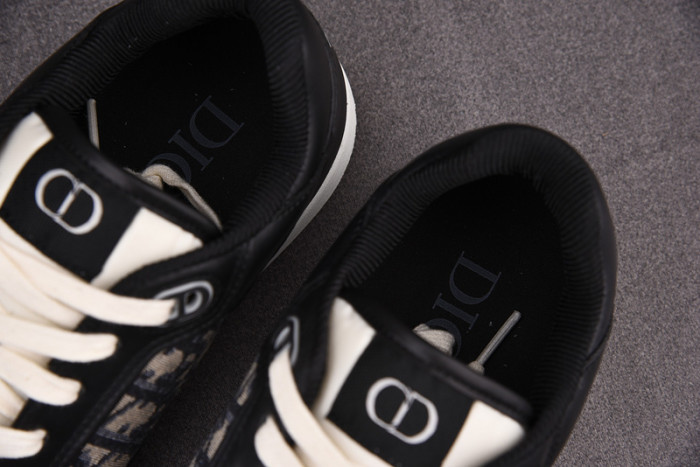 D10R B27 SNEAKERS