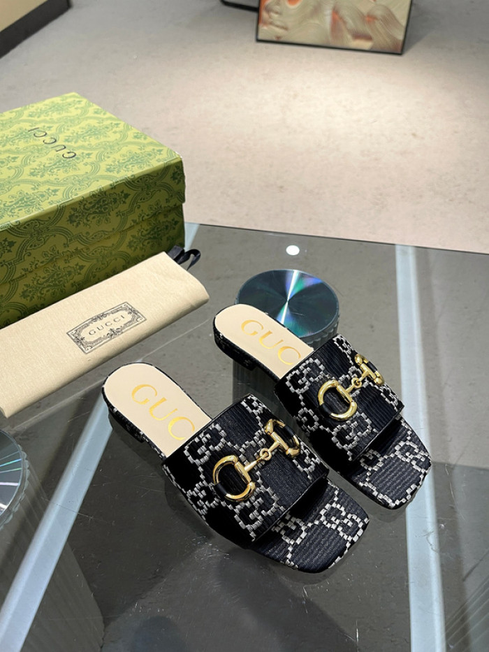 G*u*i slippers gu568-021