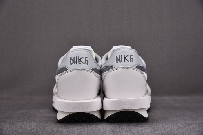 nike ld waffle sacai summit white bv0073-100