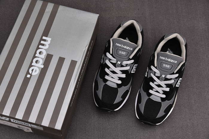 new balance sneaker m992bk