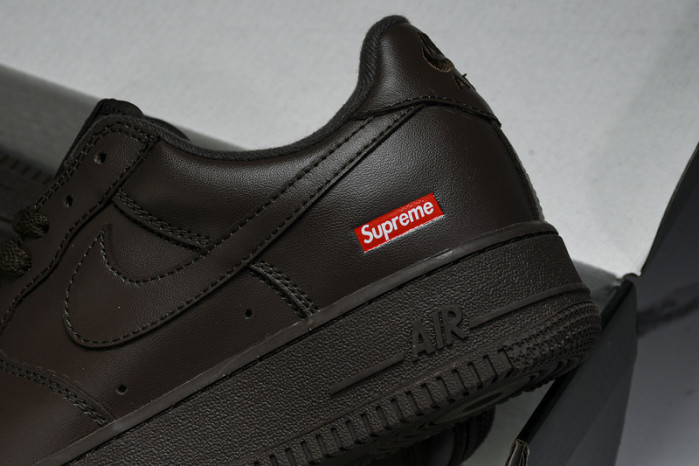 Supreme x Nike Air Force 1 Low 