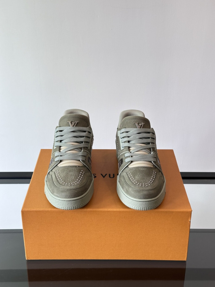 1V SNEAKERS 1V0425-210