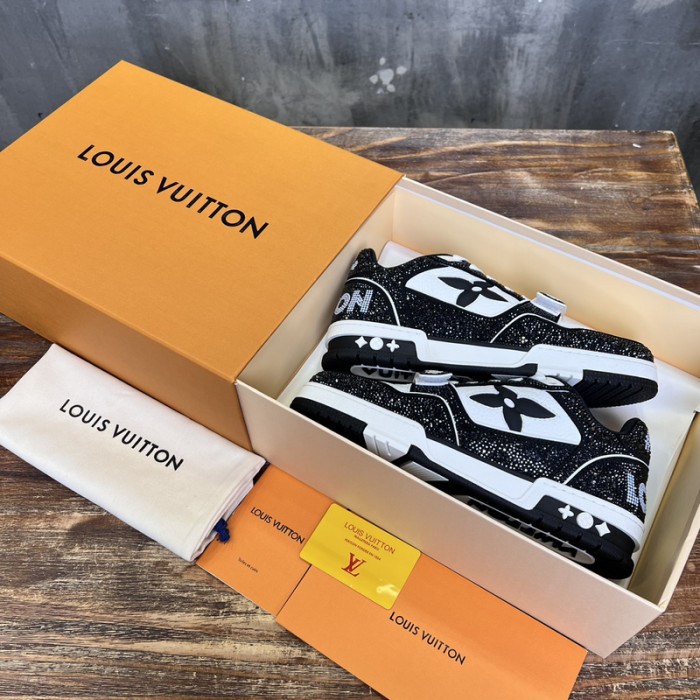 1V SNEAKERS 1V0425-223