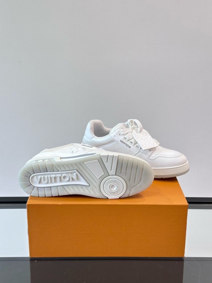 1V SNEAKERS 1V0425-228