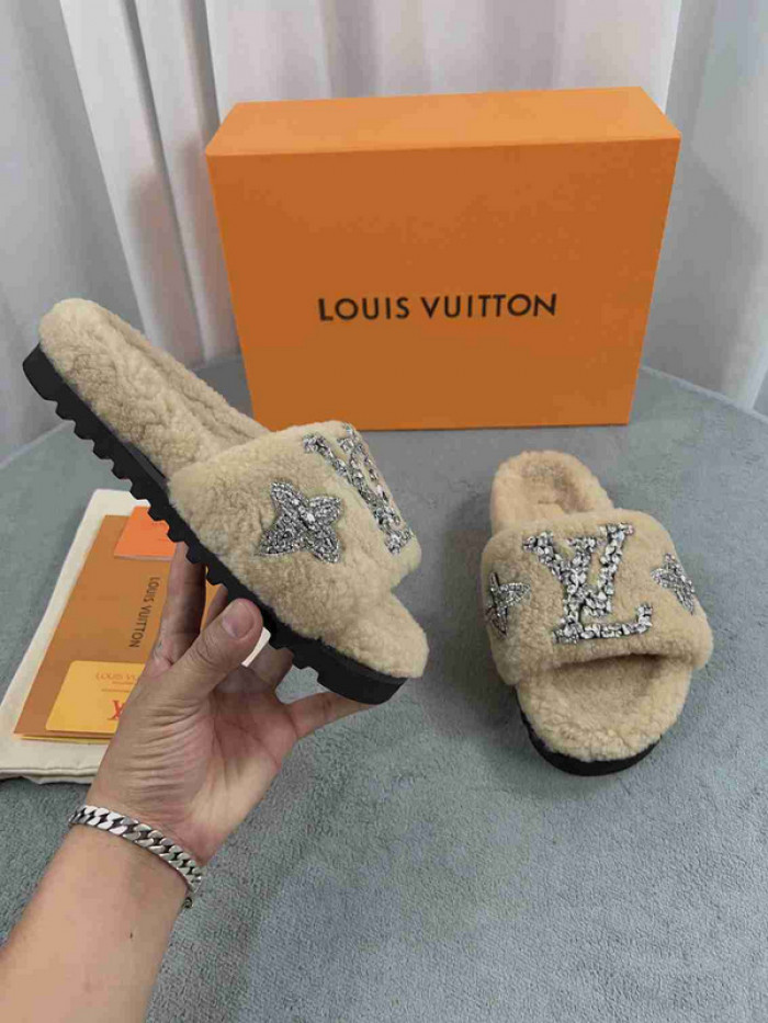 1*V SLIPPERS 11V0107-010