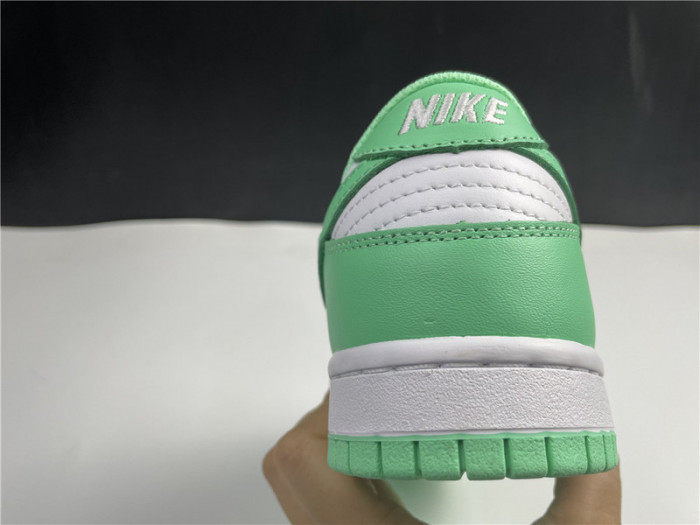 nike dunk low green glow (w) dd1503-105