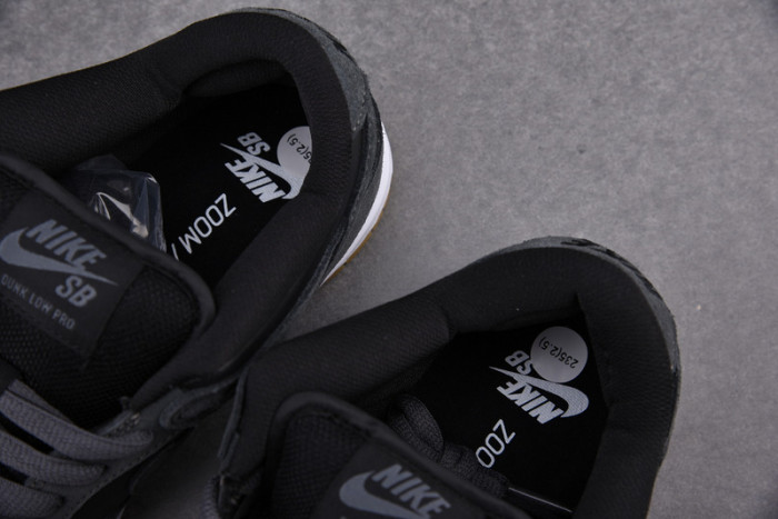 nike sb dunk low dark grey black gum ar0778-001