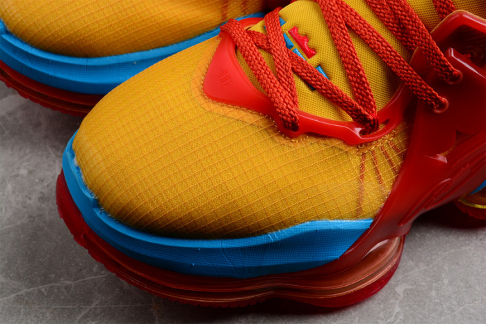 nike lebron 19 tune squad dc9342-800