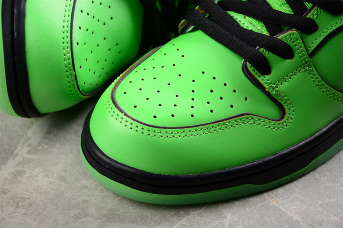 the powerpuff girls x nike dunk low pro sb qs 