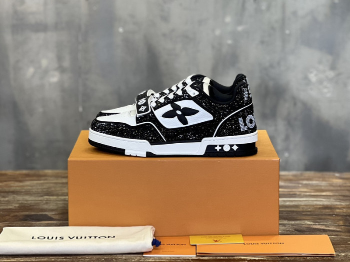 1V SNEAKERS 1V0425-223