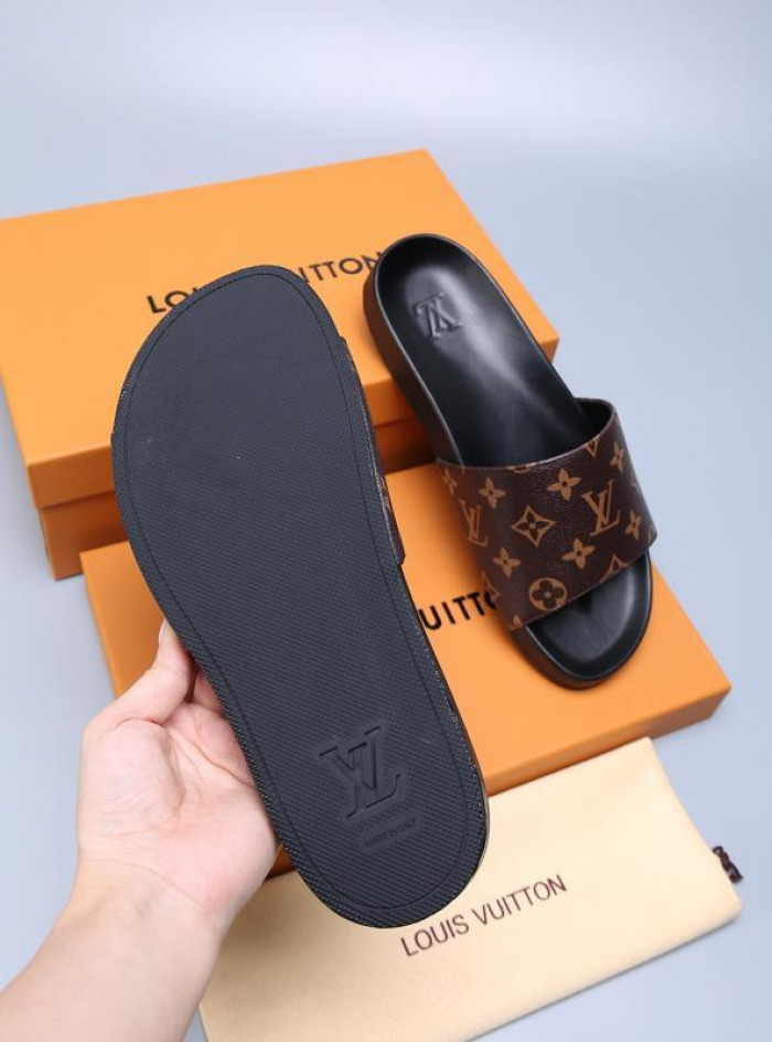 1*V SLIPPERS 11V0107-037