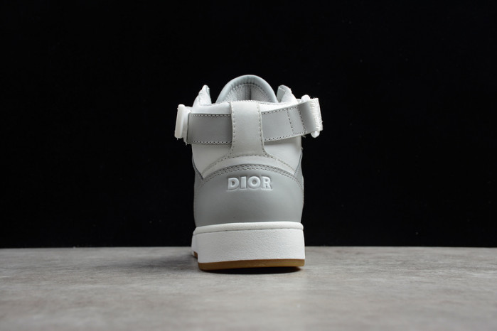 D10R B27 High Top Sneaker