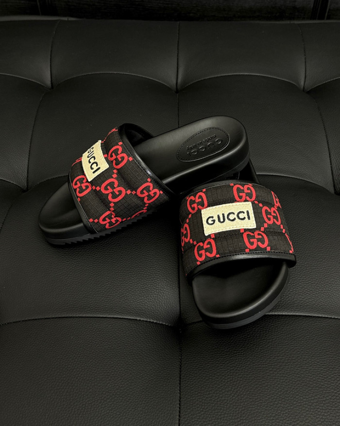 GUC* SLIPPERS DR258-073