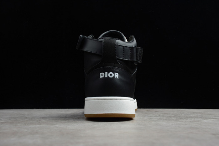 D10R B27 High Top Sneaker