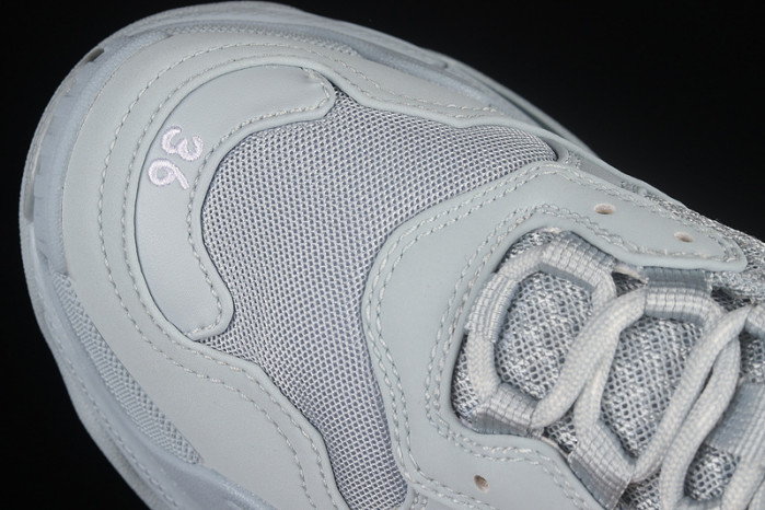 blcg sneaker triple.s sneakers w2fw14700