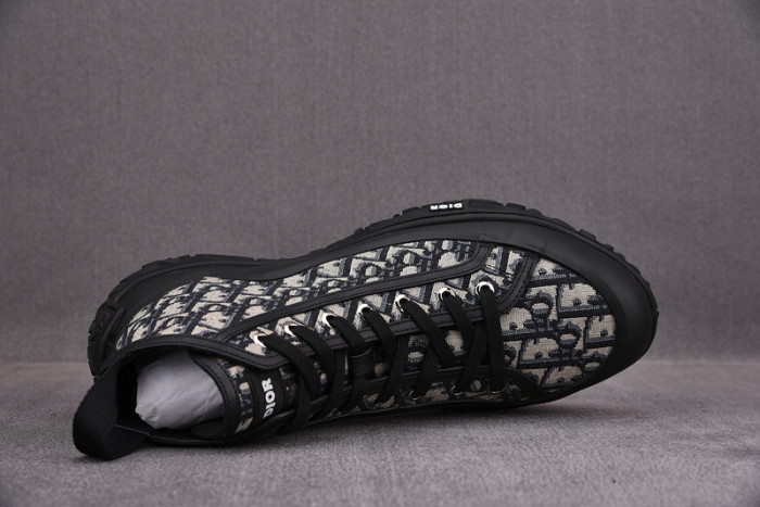 D10R B28 Sneakers High Top