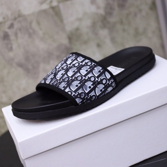 DIOR SLIPPERS