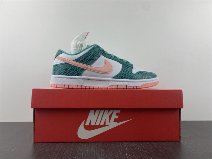 nike dunk low snakeskin dr8577-300